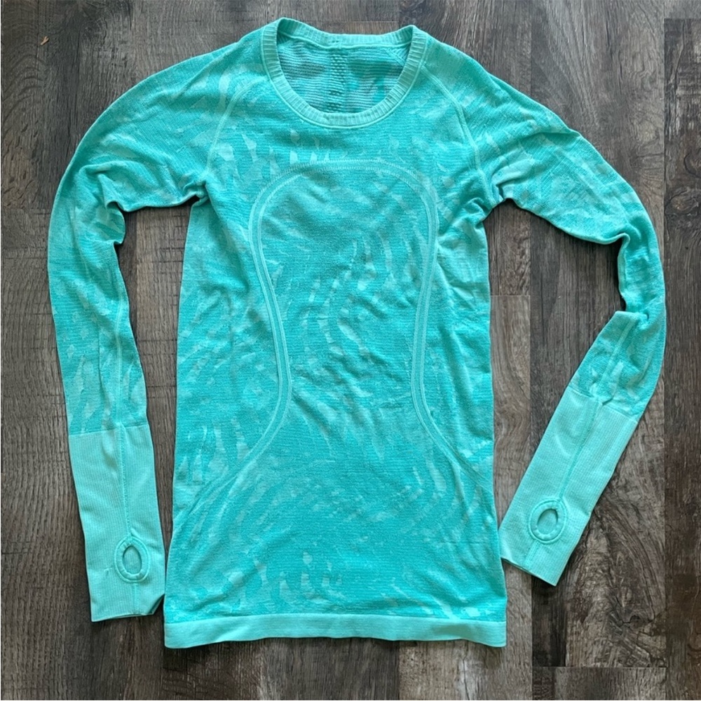 Heathered Bali breeze swiftly tech long sleeve